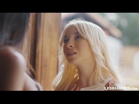 ❤️ A rapariga chega a casa alguns meses depois e acaba por comer a rata da sua madrasta ❤❌ Porno duro em nós ❤